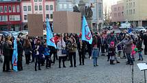 V Nymburce vyvrcholily oslavy 30. výročí Sametové revoluce v neděli odpoledne průvodem a shromážděním na náměstí.