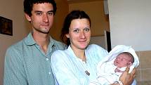 Tatínek Jakub Macek přijel až z Nymburka, kde s rodinou žijí, navštívit v kolínské porodnici svoji prvorozenou dceru Nelu Havránkovou, která se narodila 17. 8. 4.08 h. s váhou 3 250 g a výškou 50 cm a manželku a maminku Terezu Havránkovou