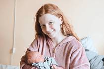 Daniel Karas se narodil v nymburské porodnici 31. ledna 2022 v 17:45 hodin s váhou 2800 g a mírou 49 cm. Na prvorozeného chlapečka se v Sadské těšila maminka Václava a tatínek Martin.