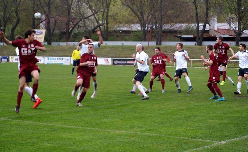 Fotbalisté poděbradské Bohemie prohráli doma s Čelákovicemi 0:2.