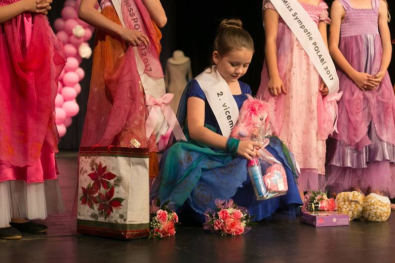 Soutěž Miss Polabí zná už po jedenácté své vítězky. Finálový večer se i letos uskutečnil v poděbradském divadle Na Kovárně.