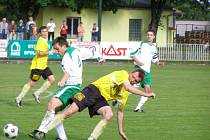 Z fotbalového derby krajského přeboru Polaban Nymburk - Litol (5:2)
