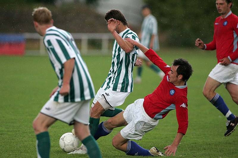 Z utkání I . A třídy Poděbrady - Polepy 2:1.