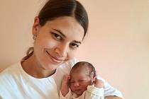 Antonie Pluhařová se narodila 23. listopadu 2021 ve 23:50 hodin v nymburské  porodnici s váhou 2580 g a mírou 47 cm. Rodiče Petr a Jana  a sestřička Laurinka se z holčičky radují doma ve Chlebech.