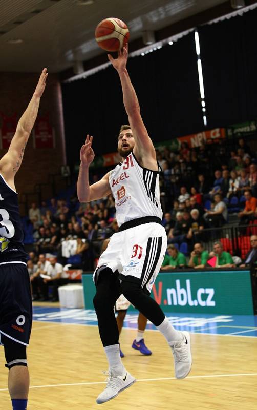 Z basketbalového utkání nadstavby Kooperativa NBL Nymburk - Děčín (97:53)