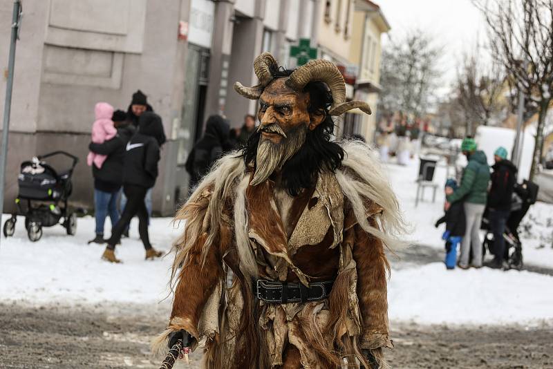 Krampus čerti v Lysé nad Labem v sobotu 4. prosince 2021.