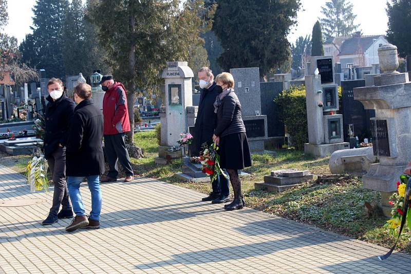 Z posledního rozloučení s dlouholetým starostou Nymburka Ladislava Kutíkem.