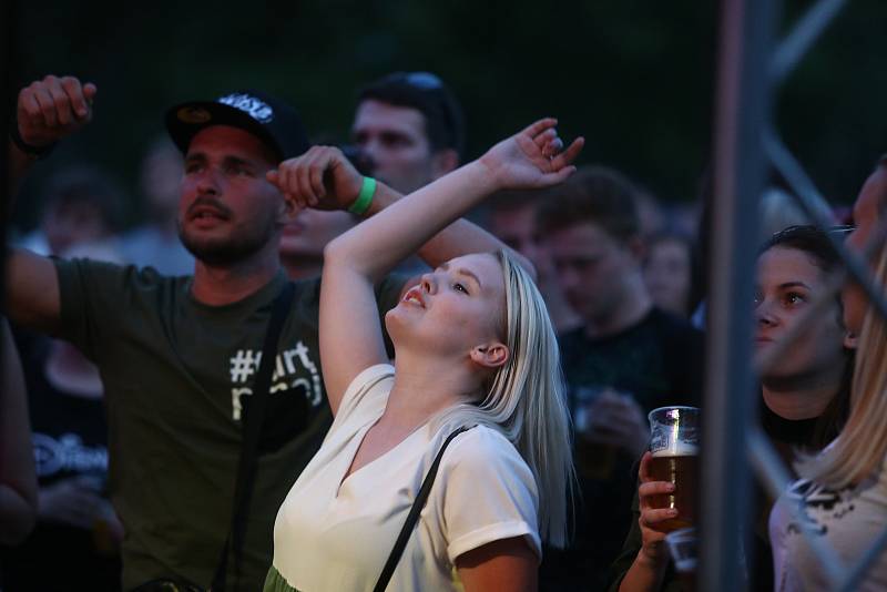 Koncert kapely UDG v Kostomlatech na Nymbursku.