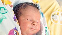 Viktor Dostál se narodil v nymburské porodnici 14. prosince 2021 v 8:14 hodin s váhou 3450 g a mírou 50 cm. V Sokolči se na chlapečka těšila maminka Natálie, tatínek Pavel a sestřička Nella (4 roky).
