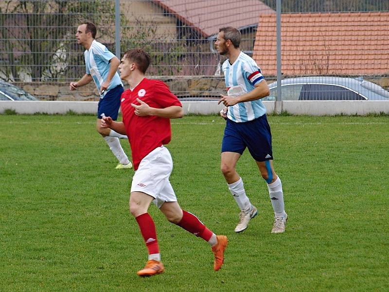 Z divizního fotbalového utkání Poříčany - Ostrá (1:1, PK 7:6)