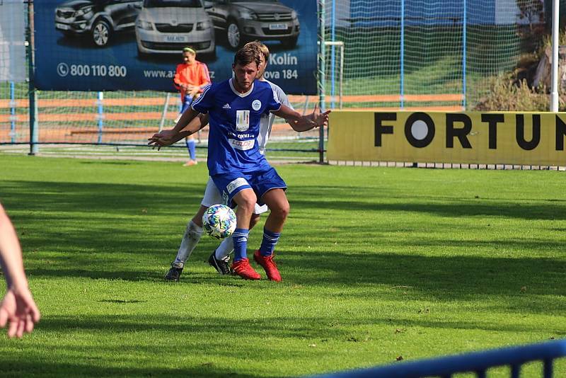 Z fotbalového utkání divize C FK Kolín - Polaban Nymburk (2:0)