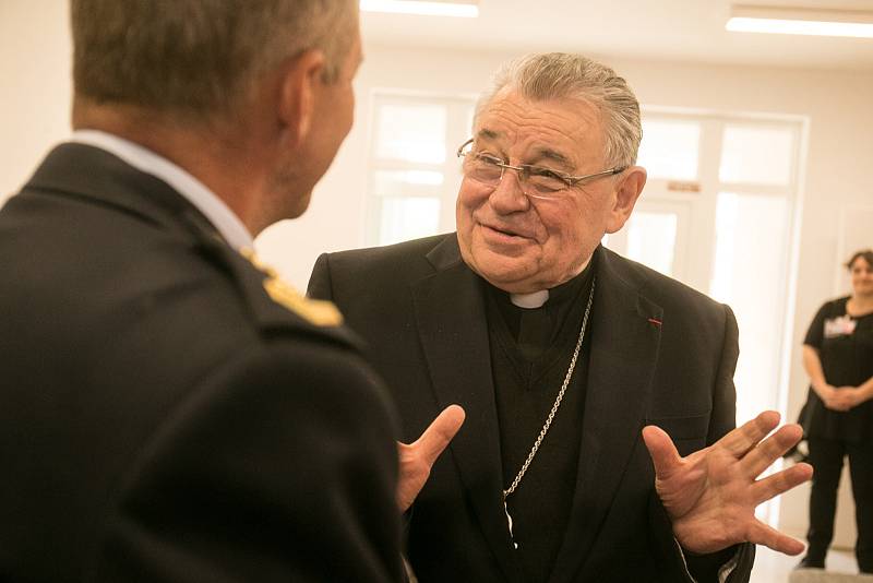 Kardinál Dominik Duka strávil dopoledne v jiřické věznici.