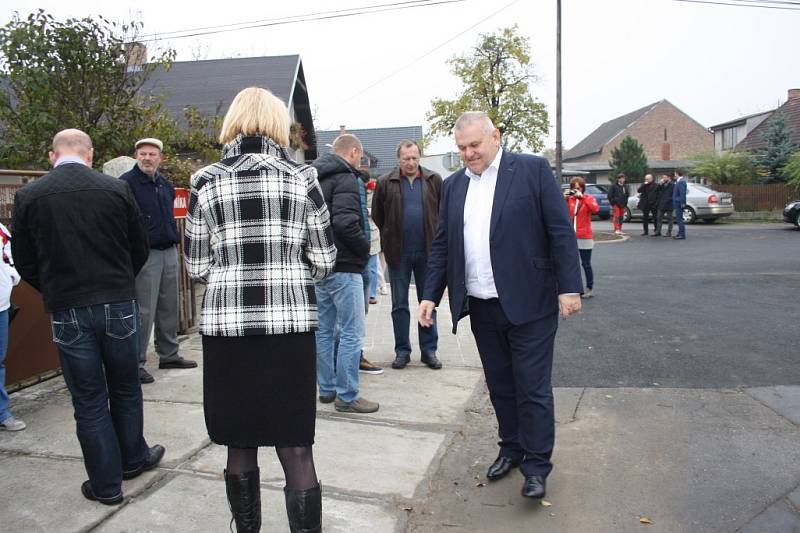 V Krchlebech slavnostně otevřeli Loučeňskou ulici