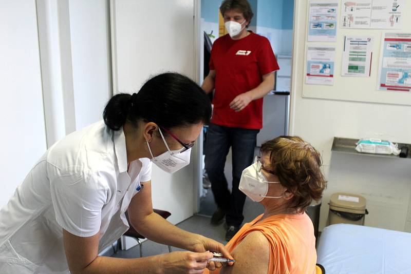 Vlnu zájmu o očkování evidují i v městecké nemocnici.