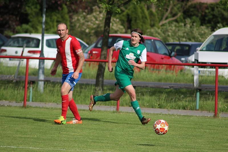 Z fotbalového utkání I.B třídy Pátek - Sadská (1:0)