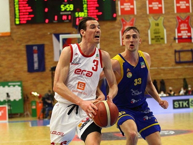 Z prvního finálového utkání Kooperativa NBL Nymburk - Opava (102:73)