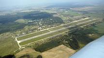 Letiště Boží Dar u Milovic. Letecký snímek.