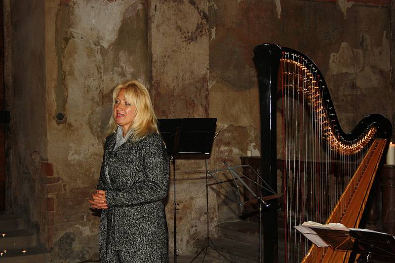 Kaple sv. Jana Nepomuckého v Nymburce zažila výjimečný koncert i bohoslužbu.