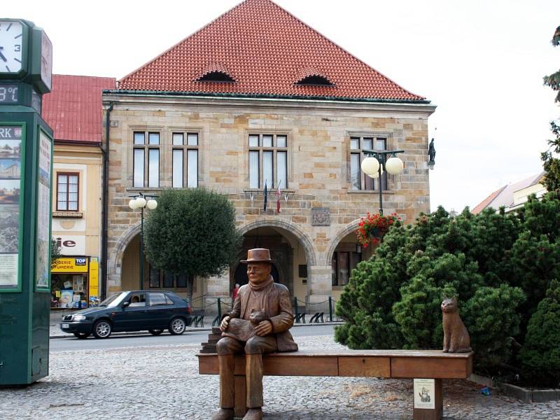 Budova nymburské radnice. Kdo v ní zasedne jako starosta či starostka na podzim, ukáží zářijové volby.