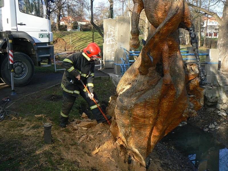 Odřezání Koně pod hradbami. Poté byl převezen do dílny