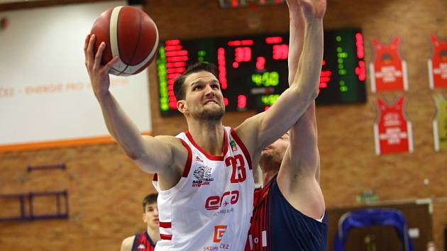 Poslední zápas nadstavby sehrají basketbalisté Nymburka v Kolíně