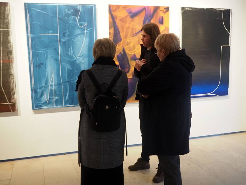 První letošní výstavu nabízí poděbradská Galerie Ludvíka Kuby. Ukázky ze své tvorby představuje mladý pozoruhodný malíř Tomáš Predka.