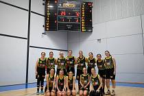 Z basketbalového utkání ligy mladších žákyň USK Praha - ŠBK Sadská (25:72)