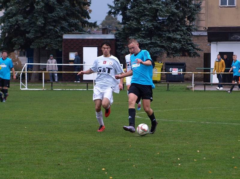 Z fotbalového utkání krajské I.A třídy Luštěnice - Bohemia Poděbrady (2:2, PK 3:4)