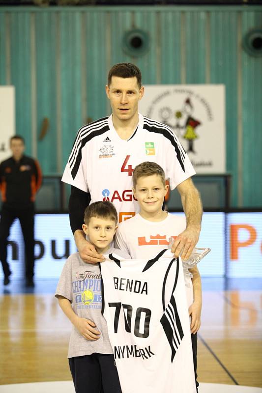 Basketbalisté Nymburka smetli v dalším zápase nejvyšší soutěže tým Ostravy.