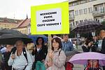 Demonstrace proti zinkovně AZOS na Zálabí.