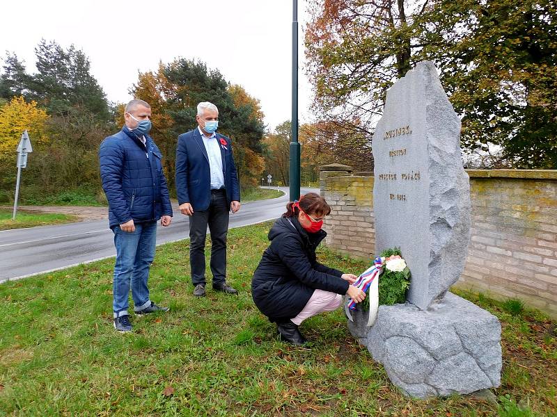 Na třech místech uctili památku bojovníků za naši vlast zástupci nymburské radnice.