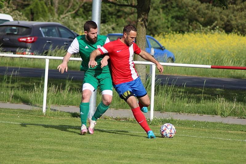 Z fotbalového utkání I.B třídy Pátek - Sadská (1:0)