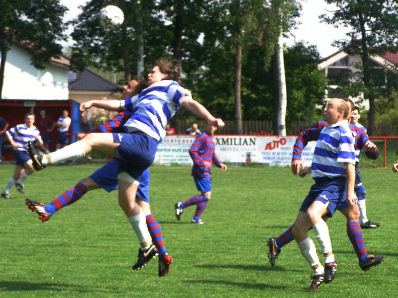 Okresní derby I.B třídy Loučeň - Jíkev (2:0)