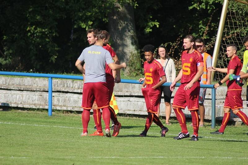 Z fotbalového utkání I.A třídy Slovan Poděbrady - Pšovka Mělník (4:1)