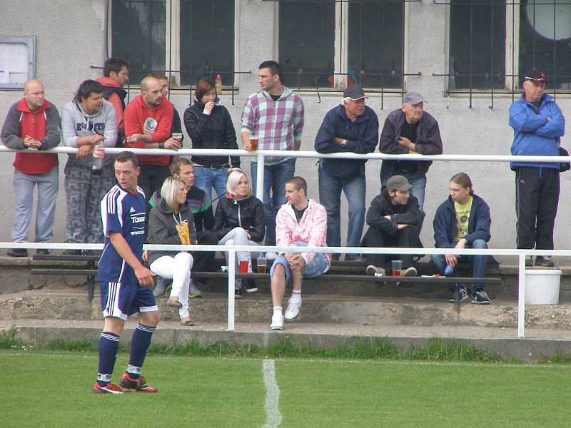 Z okresního fotbalového derby I.B třídy Poříčany - Rožďalovice (2:1)