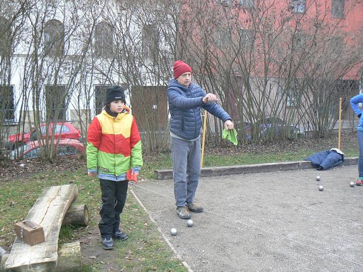 Poslední turnaj v roce uspořádal na Kostelním náměstí v Nymburce klub Mimo Done.