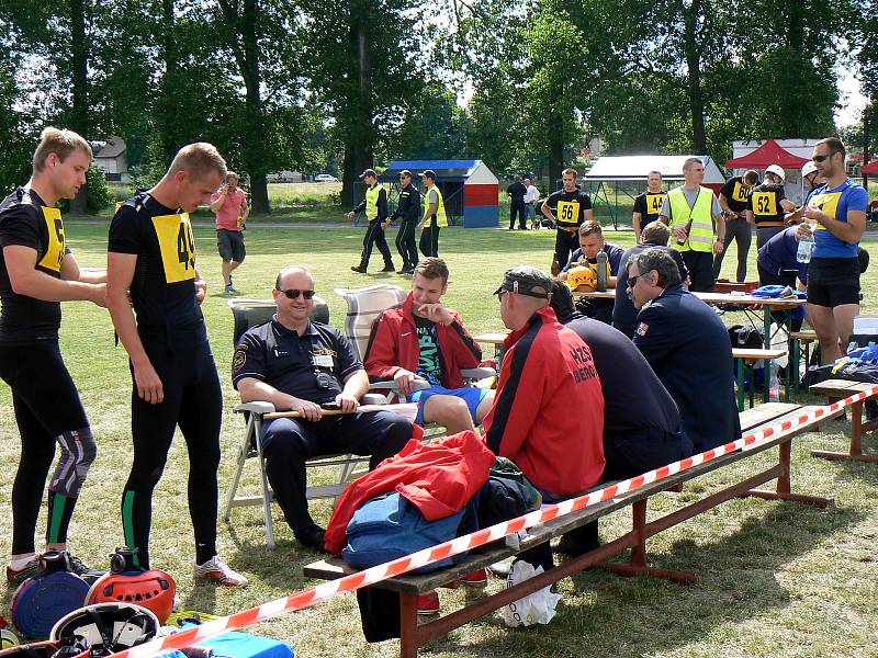 Běh na 100 metrů s překážkami, štafeta 4 x 100 metrů s překážkami a požární útok. To jsou tři disciplíny, ve kterých se na čas soutěžilo v rámci Krajské soutěže v požárním sportu.