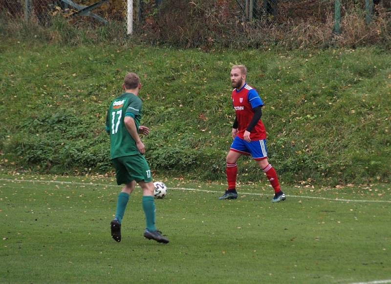 Z fotbalového utkání I.B třídy Semice - Městec Králové (1:1)