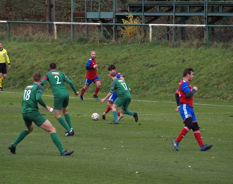 Z fotbalového utkání I.B třídy Semice - Městec Králové (1:1)