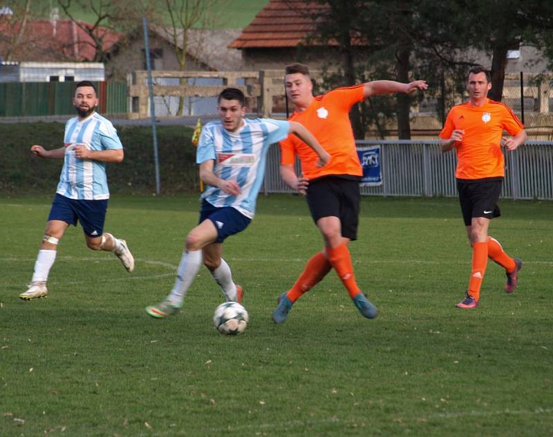 Z fotbalového utkání krajského přeboru Poříčany - Slaný (2:0)