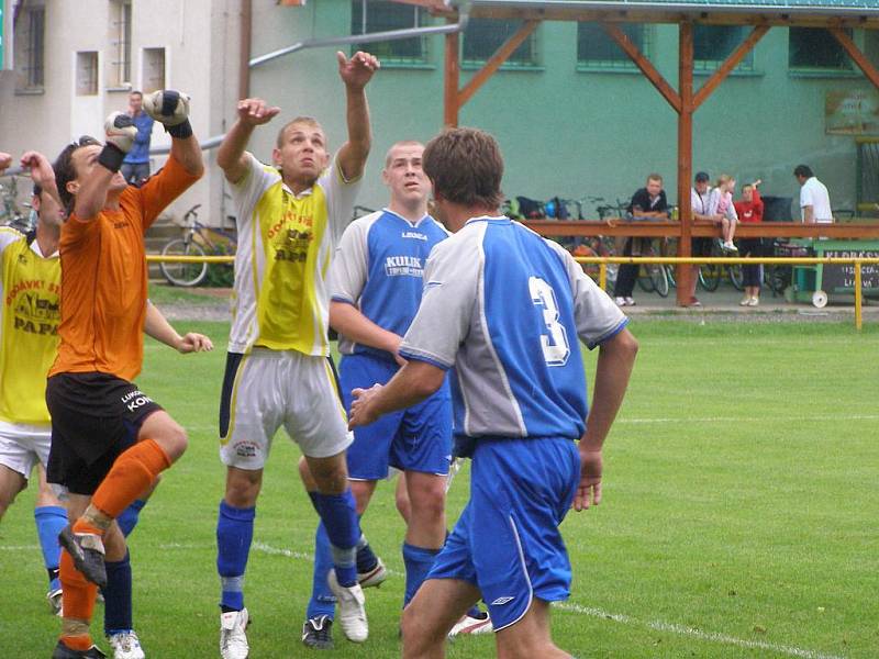 Ze zápasu fotbalového okresního přeboru Přerov - Kostomlaty (0:0)