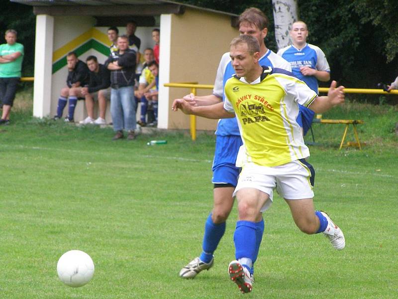 Ze zápasu fotbalového okresního přeboru Přerov - Kostomlaty (0:0)