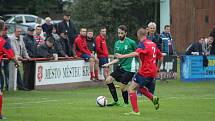 Fotbalisté Městce Králové porazili v souboji o první příčku tabulky okresního přeboru Rožďalovice 3:1.