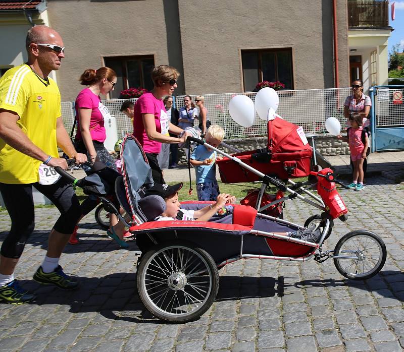 Šestiletý František bude mít díky Run for Help svoje rehabilitační křeslo.