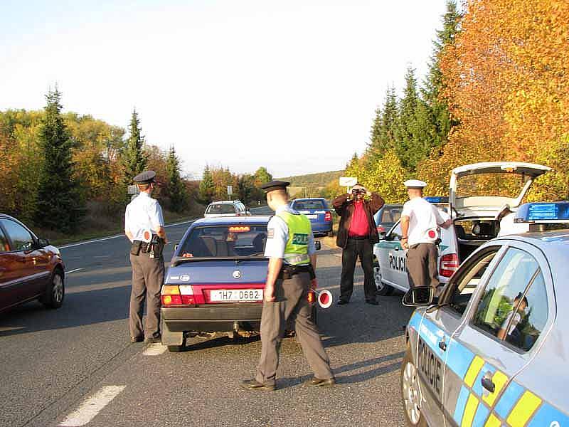 Policejní kontroly v Nouzově