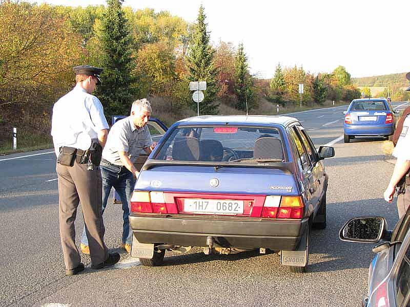 Policejní kontroly v Nouzově