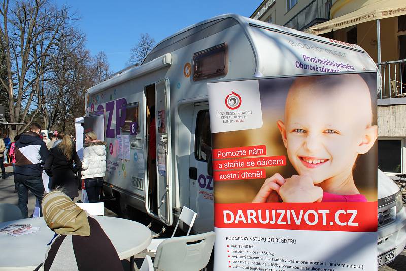 Den zdraví v režii Oborové zdravotní pojišťovny se konal v sobotu na poděbradské kolonádě.