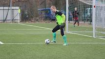 Fotbalisté Bohemie Poděbrady (v rudomodrém) Poděbrad vyhráli v dalším přípravném utkání nad Rejšicemi 1:0.