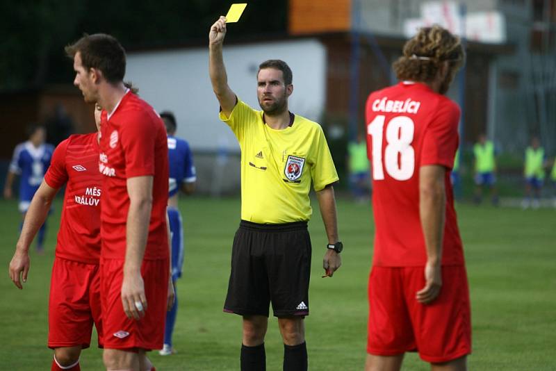 Z fotbalového utkání MOL Cupu Kolín - Králův Dvůr (0:1)