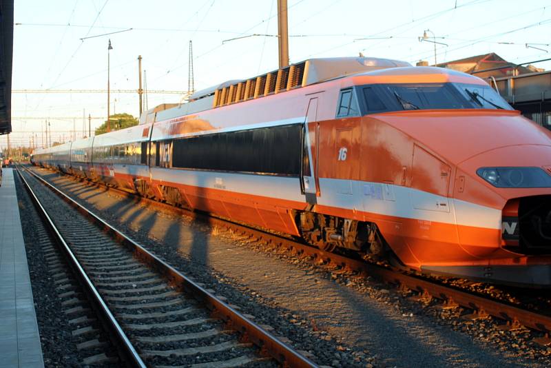 Na nymburském nádraží zastavilo legendární francouzské TGV.